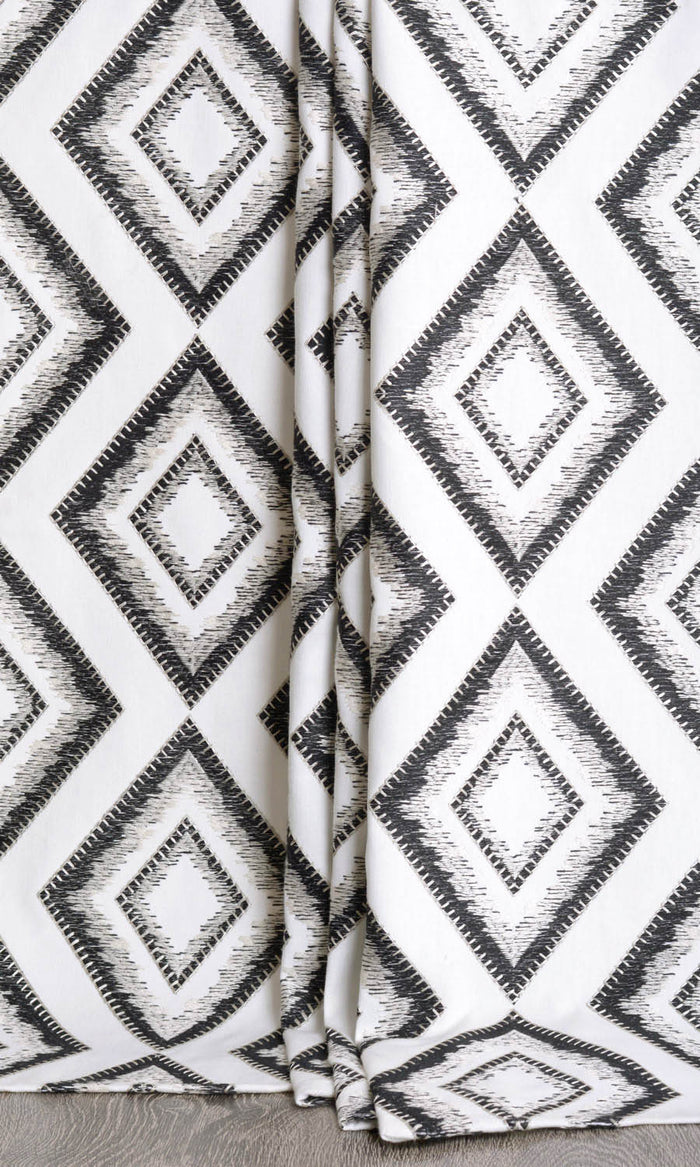 Geometric Patterned Window Treatments Fabric By the Metre (White/ Black)