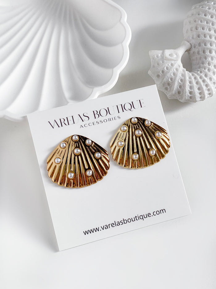 Glamour shell studs