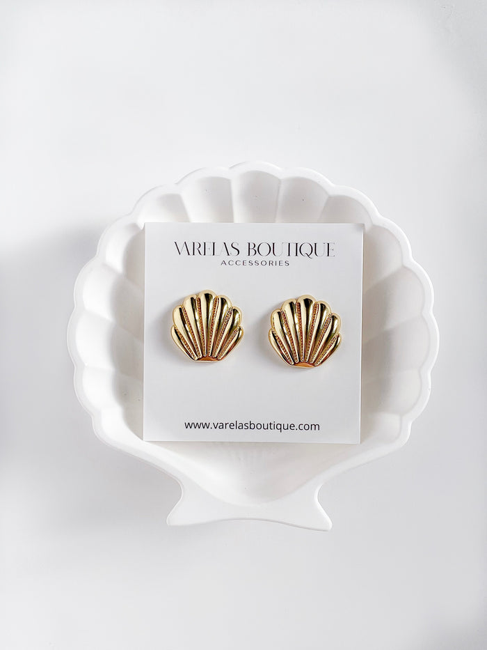 Golden Shells studs