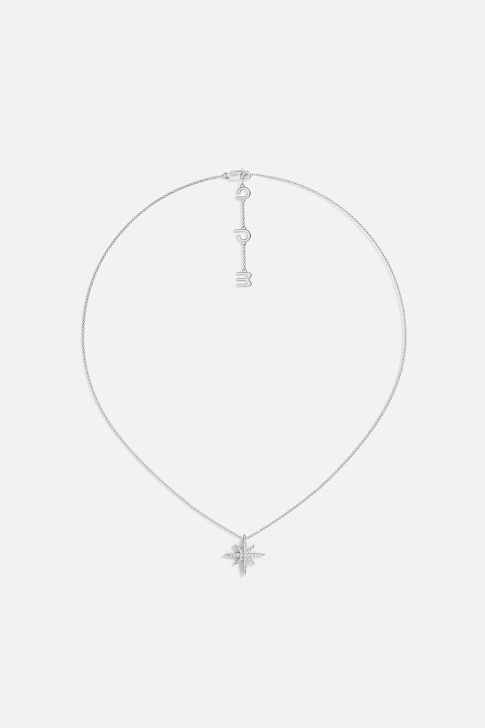 APM Météorites Necklace, a delicate star shining with quiet celestial charm.
