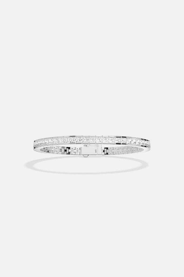 APM Tennis Bracelet, a sleek line of brilliance for effortless everyday luxury.