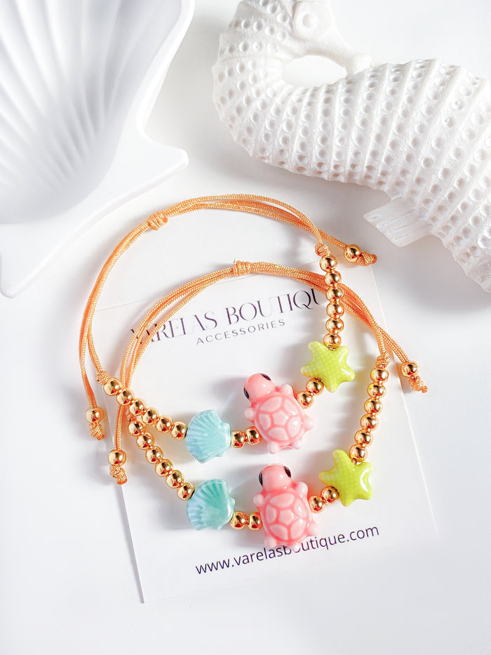 Pinky tortoise bracelet